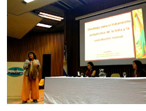 Sibila durante la presentacion del seminario del tratamiento periodístico de la trata y explotación sexual